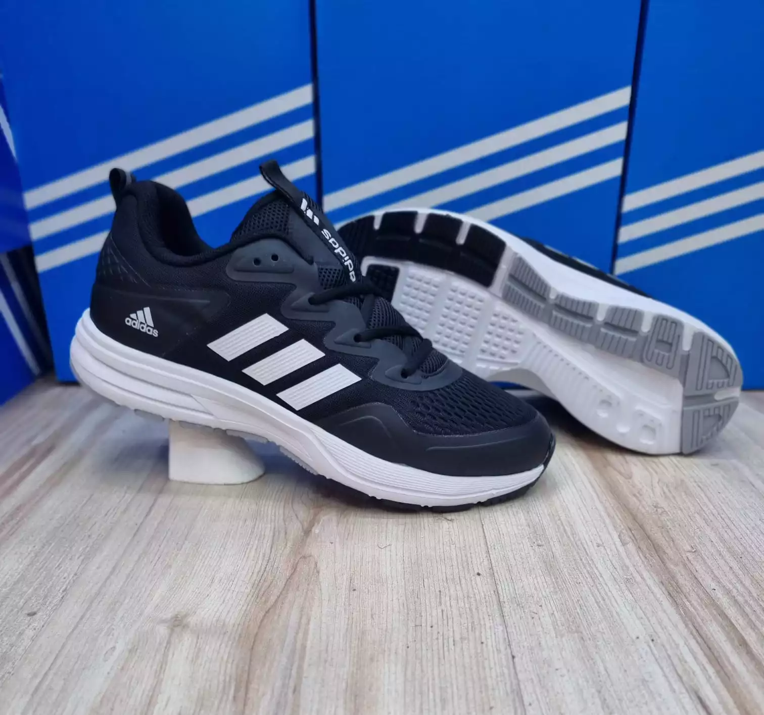 ADİDAS ZEUS SİYAH BEYAZ ERKEK SPOR AYAKKABI