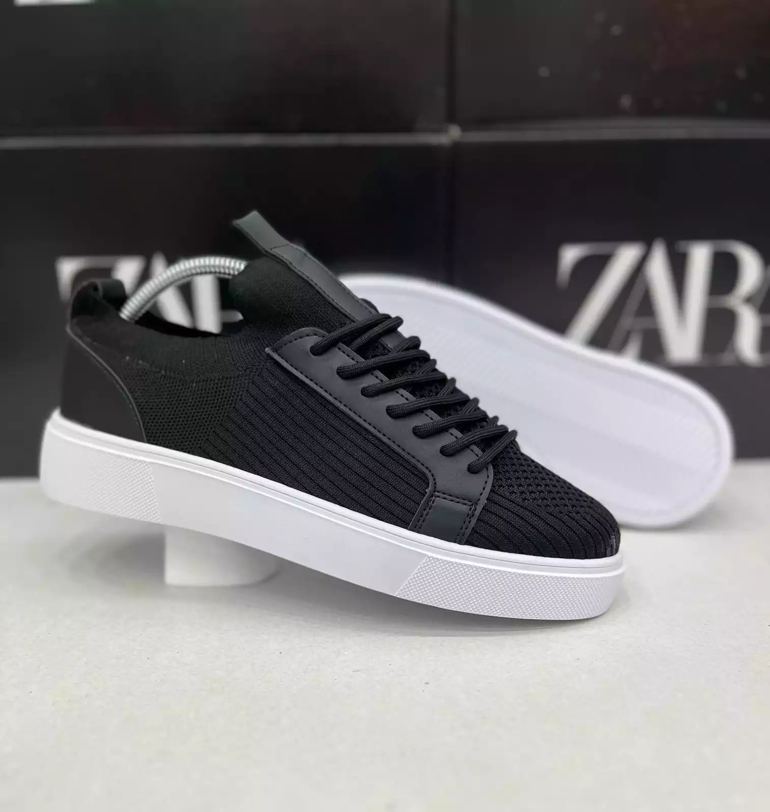 ZARA SİYAH BEYAZ ERKEK SPOR AYAKKABI