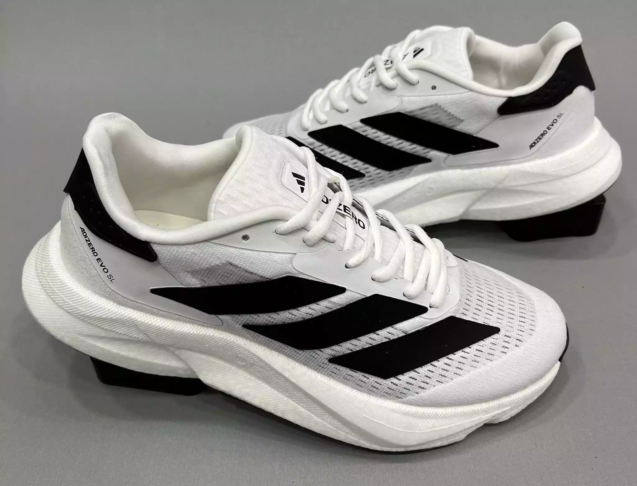 ADİDAS ADİZERO BEYAZ SİYAH KÖPÜK ERKEK SPOR AYAKKABI