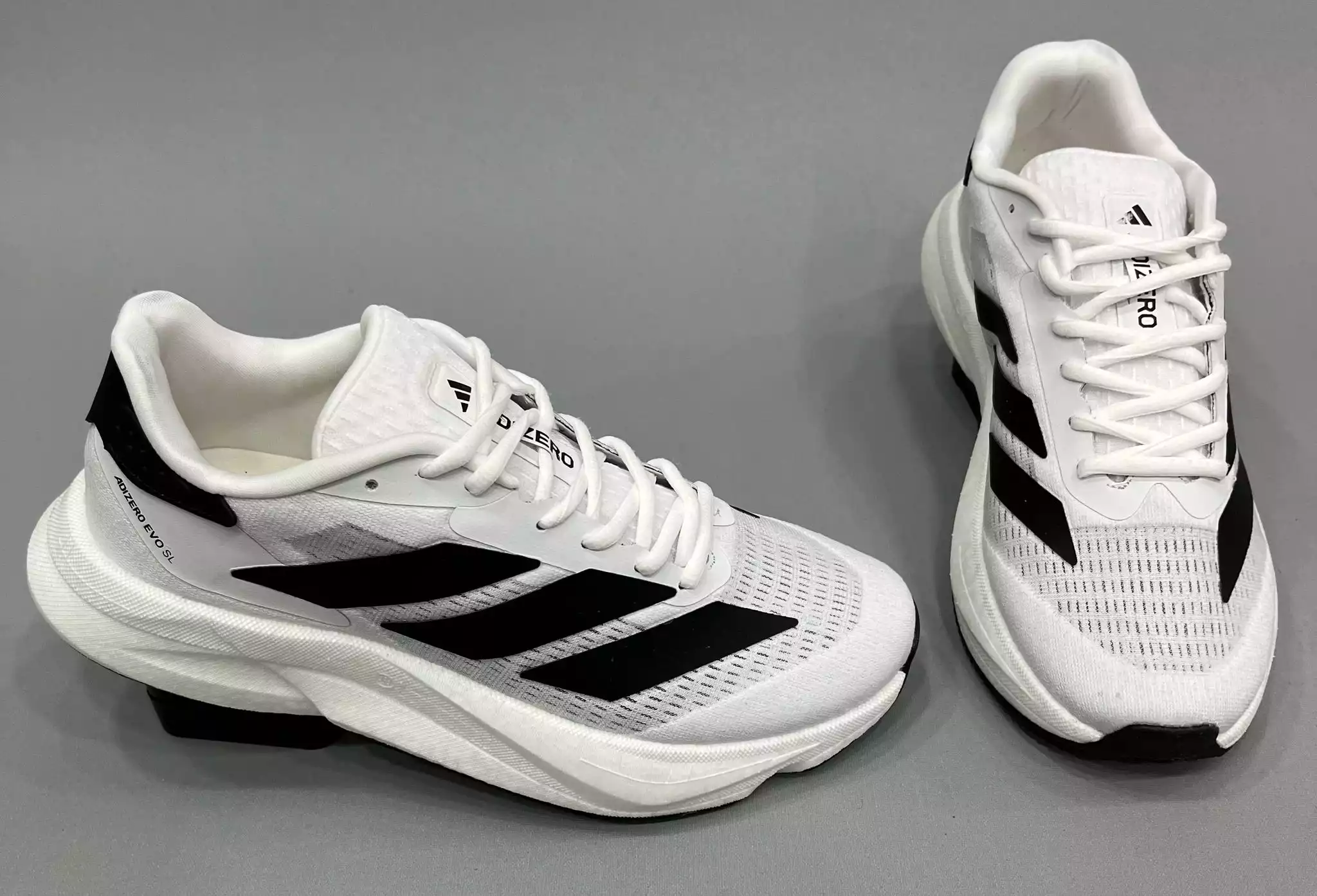 ADİDAS ADİZERO BEYAZ SİYAH KÖPÜK ERKEK SPOR AYAKKABI