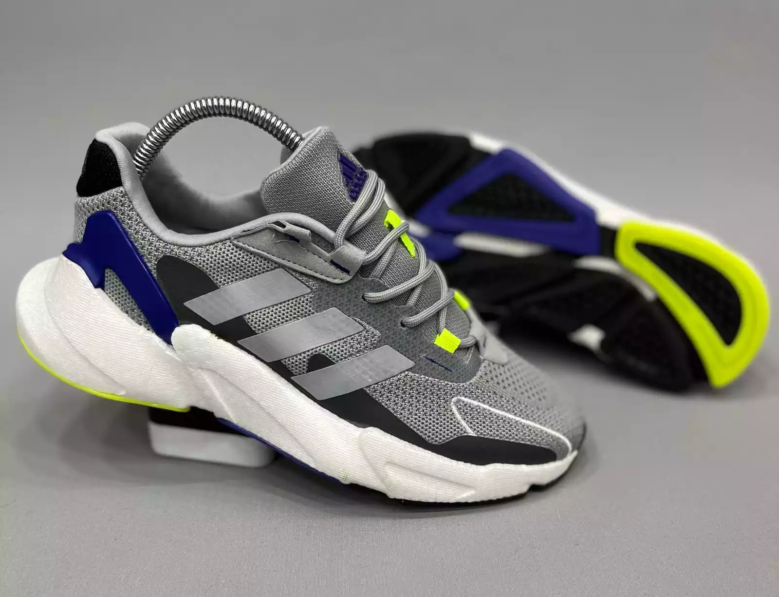 ADİDAS JETBOSS GRİ YEŞİL BEYAZ ERKEK SPOR AYAKKABI