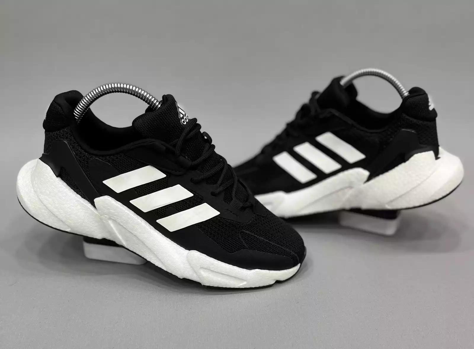 ADİDAS JETBOSS SİYAH BEYAZ ERKEK SPOR AYAKKABI