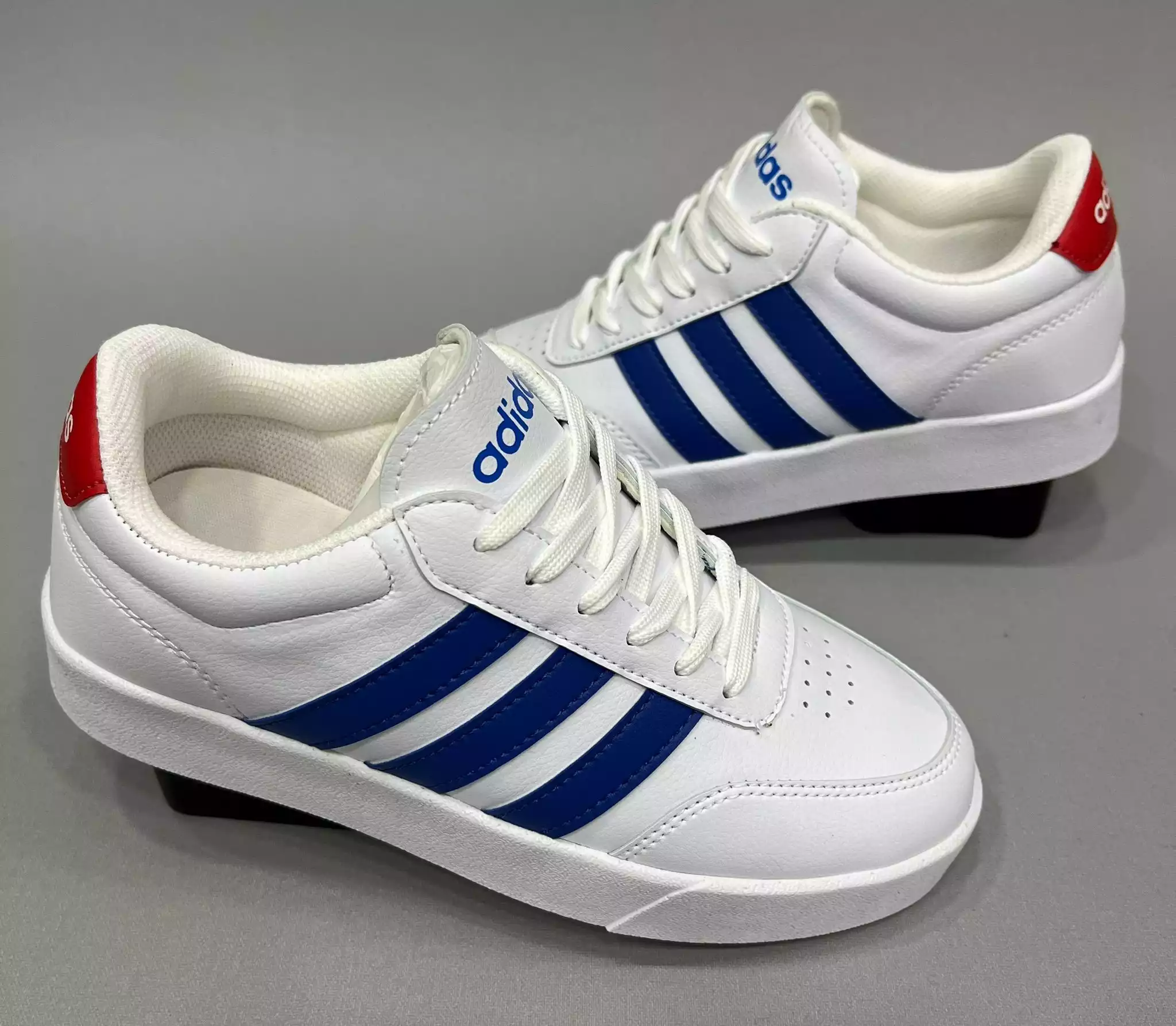 ADİDAS KLASİK BEYAZ SAKS KADIN SPOR AYAKKABI