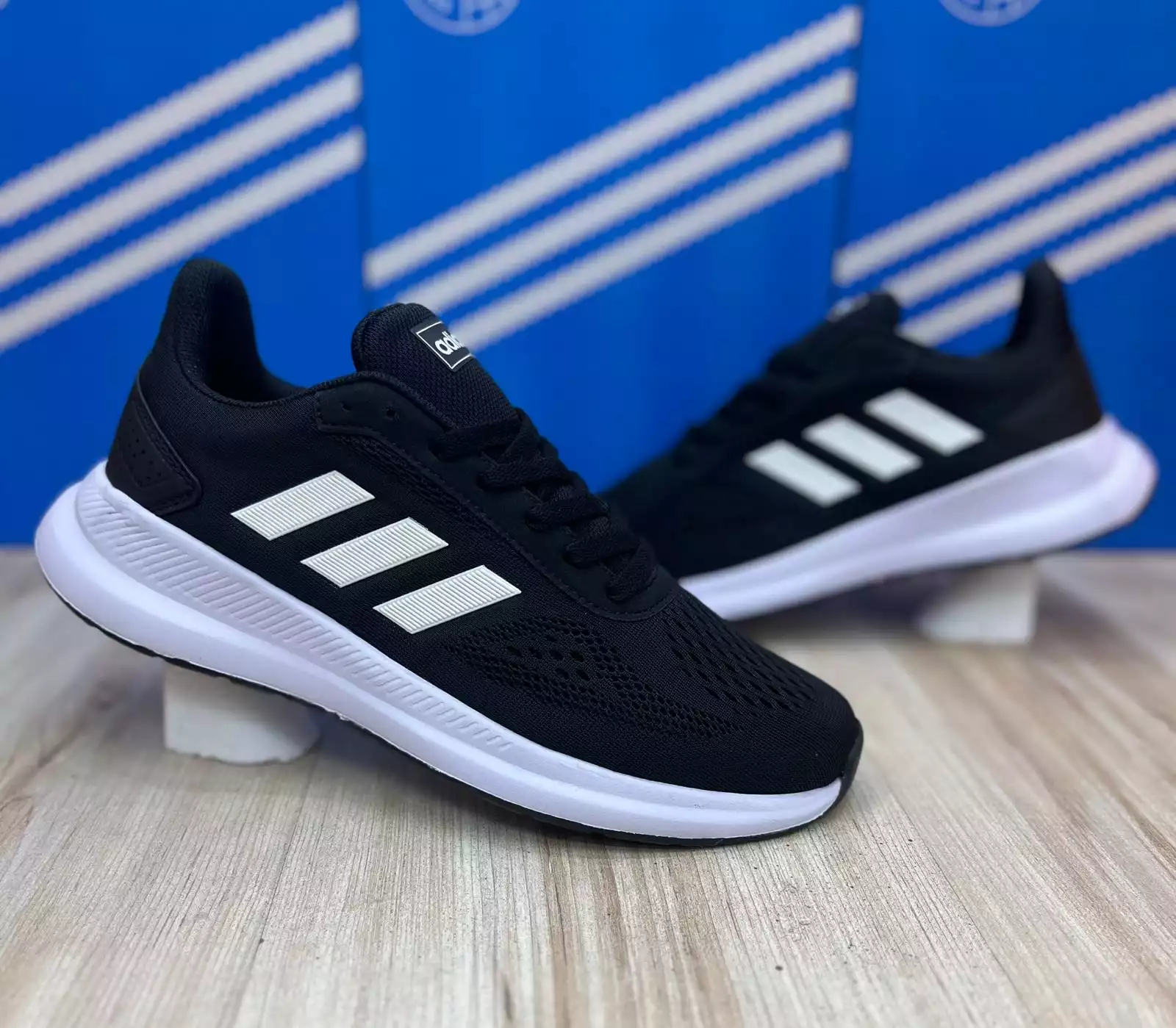 ADİDAS RUN SİYAH BEYAZ ERKEK SPOR AYAKKABI