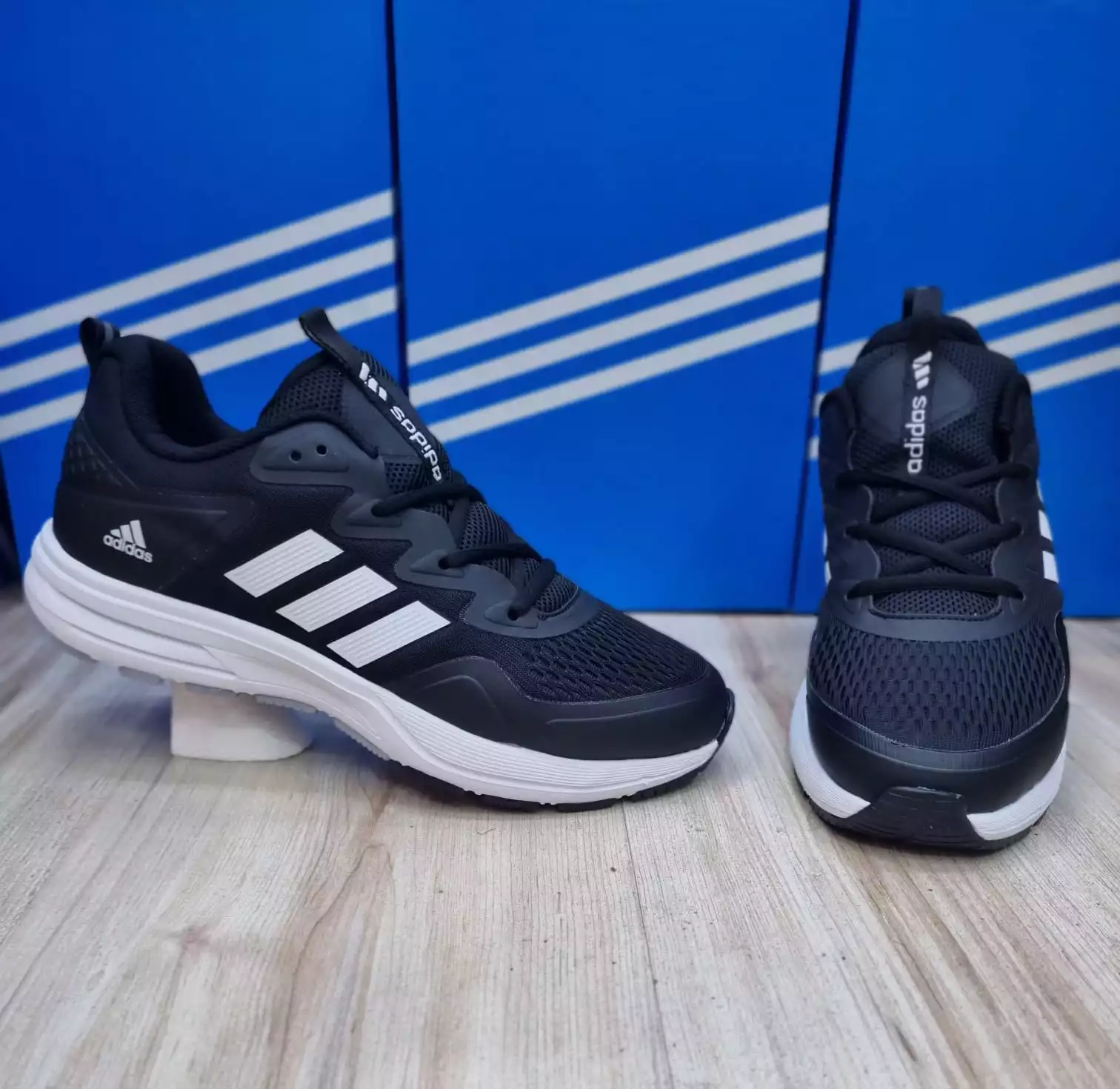 ADİDAS ZEUS SİYAH BEYAZ ERKEK SPOR AYAKKABI