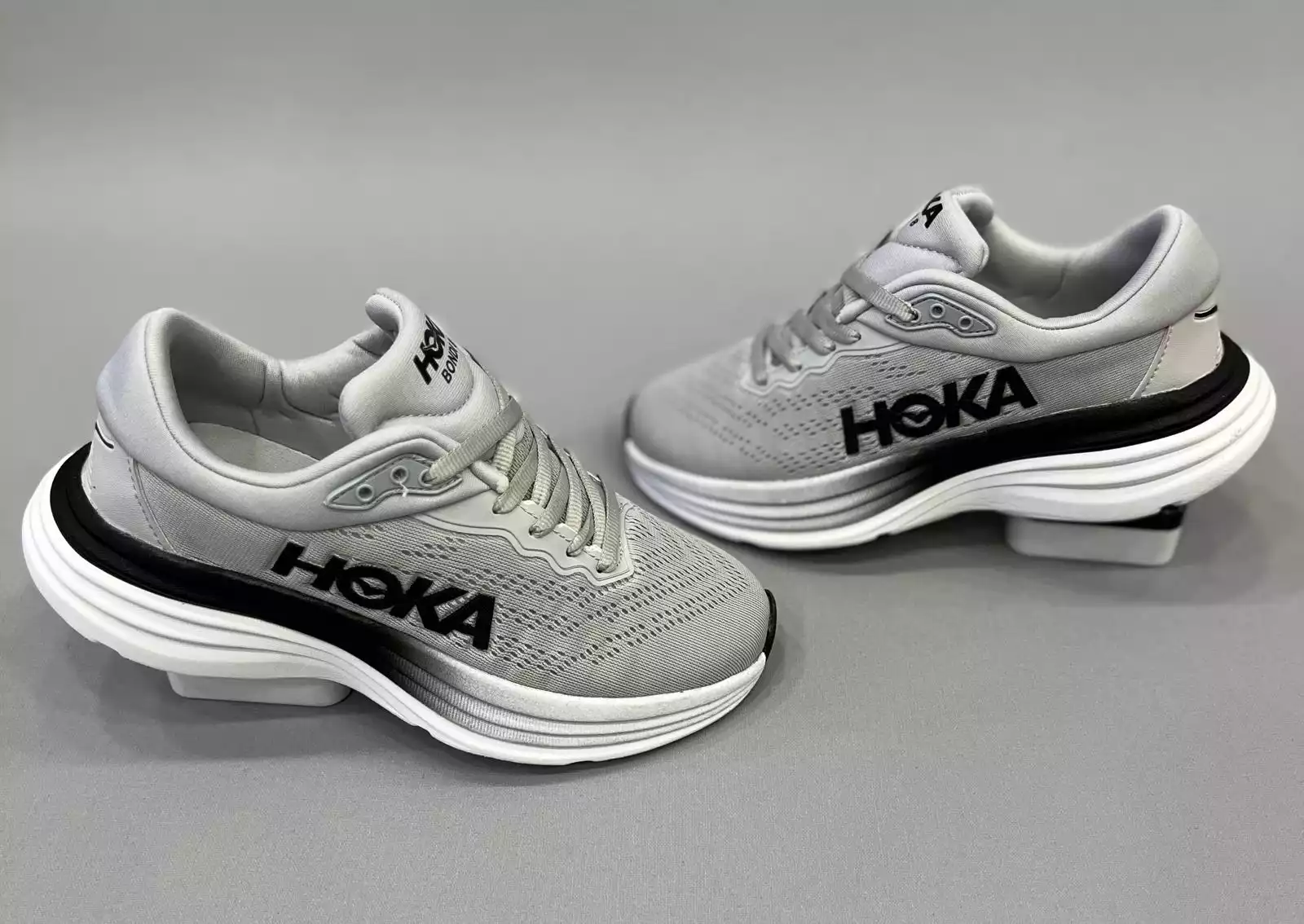 HOKA GRİ BEYAZ KADIN SPOR AYAKKABI