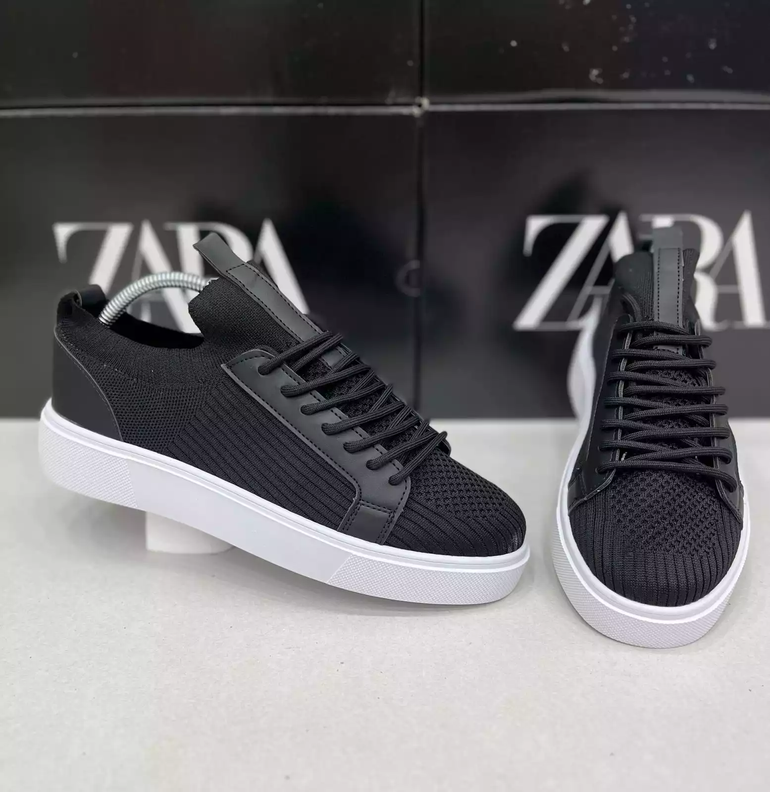 ZARA SİYAH BEYAZ ERKEK SPOR AYAKKABI